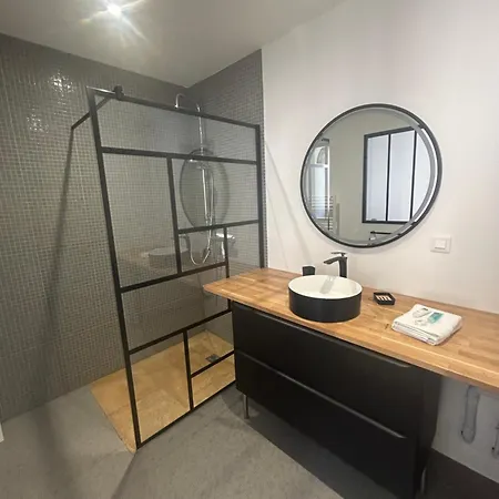 Neuf Plein Centre ラングル